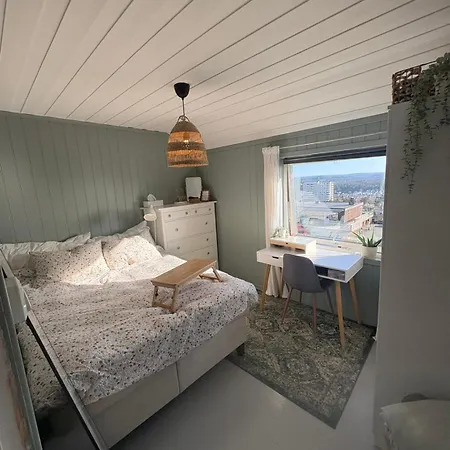 Semesterbostad Family-friendly Townhouse With Garden, Sleeps 7