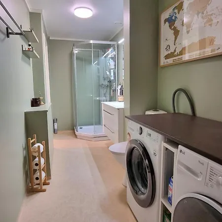 Family-friendly Townhouse With Garden, Sleeps 7 Kristiansand