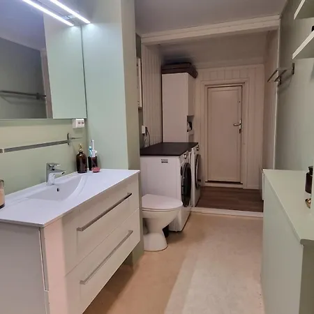 Family-friendly Townhouse With Garden, Sleeps 7 Semesterbostad